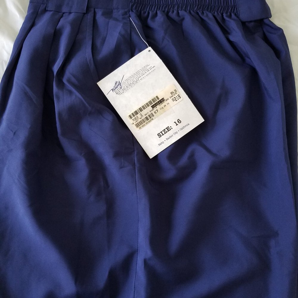 ladies golf shorts NWT Navy